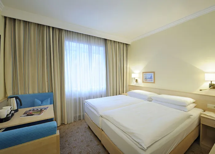 ホテル シュエラー 4*